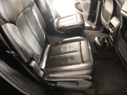 Used 2021 Jeep Grand Cherokee L Limited w/ Luxury Tech Group II image 16