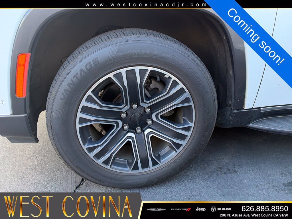Used 2022 Jeep Wagoneer Series III RWD image 4