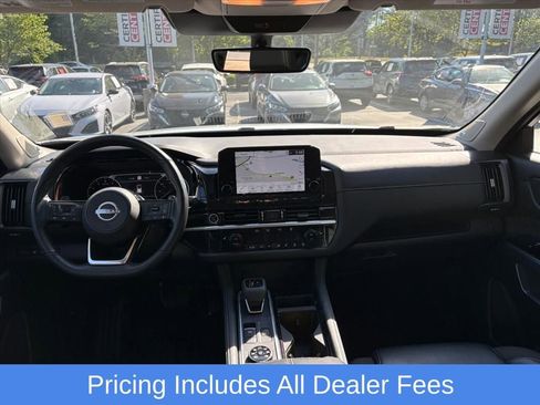 Used 2024 Nissan Pathfinder SL w/ SL Premium Package AWD/4WD image 8