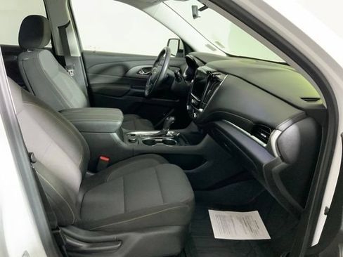Used 2020 Chevrolet Traverse LT FWD image 30
