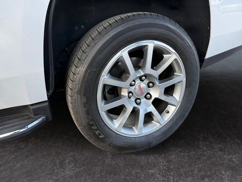 Used 2018 GMC Yukon Denali RWD image 15