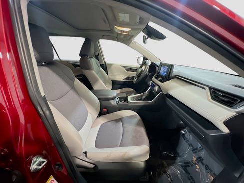 Used 2019 Toyota RAV4 XLE image 21