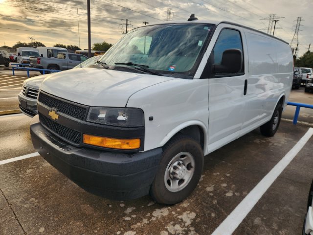 Used 2019 Chevrolet Express 3500 w/ Driver Convenience Package RWD image 3