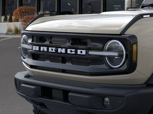 New 2026 Ford Bronco Outer Banks w/ Sasquatch Package AWD/4WD image 19