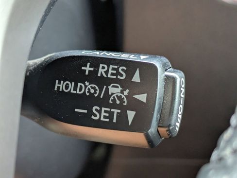 Used 2024 Toyota 4Runner SR5 AWD/4WD image 29