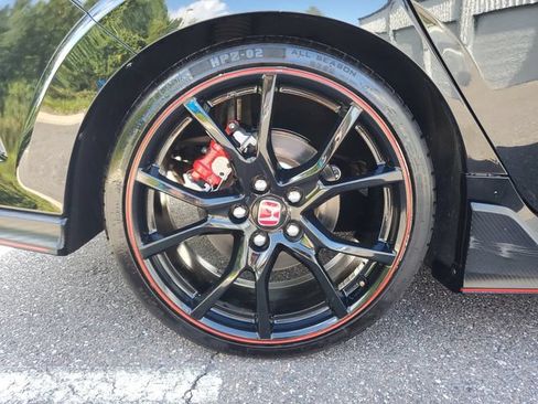 Used 2018 Honda Civic Type R image 5