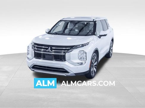 Used 2025 Mitsubishi Outlander SE FWD image 1