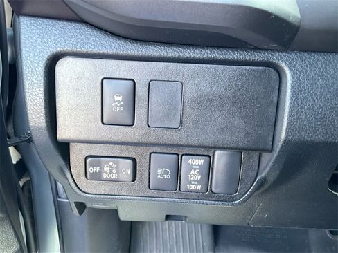 Used 2022 Toyota Tacoma TRD Sport w/ TRD Premium Sport Package image 11