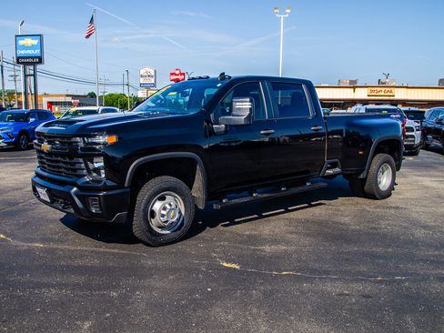 Used 2024 Chevrolet Silverado 3500 W/T w/ WT Convenience Package AWD/4WD image 3
