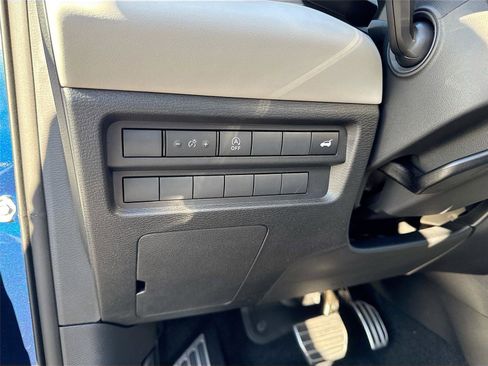 New 2026 Mitsubishi Outlander SEL image 10