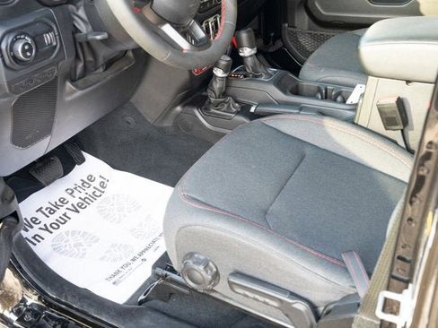 Certified 2024 Jeep Gladiator Rubicon w/ Technology Group image 26