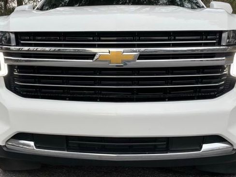 Used 2021 Chevrolet Suburban LT w/ Rear Media and Nav Package image 11