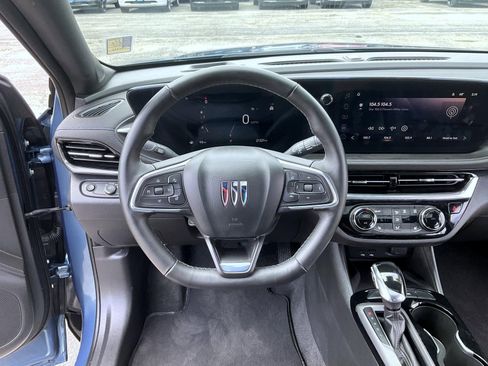 Used 2024 Buick Envista Sport Touring w/ Convenience I Package FWD image 11