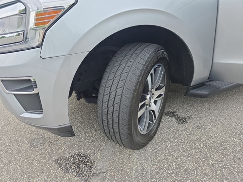 Used 2024 Ford Expedition Max Limited RWD image 31