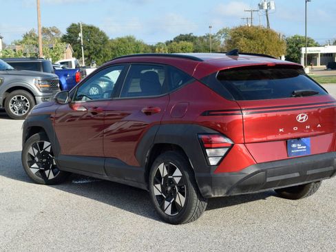 Used 2024 Hyundai Kona SEL image 8