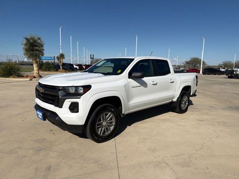 Used 2024 Chevrolet Colorado LT w/ LT Convenience Package II image 3
