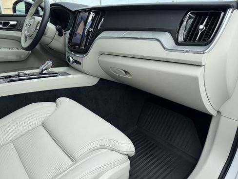 Certified 2025 Volvo XC60 T8 Ultra w/ Protection Package image 12