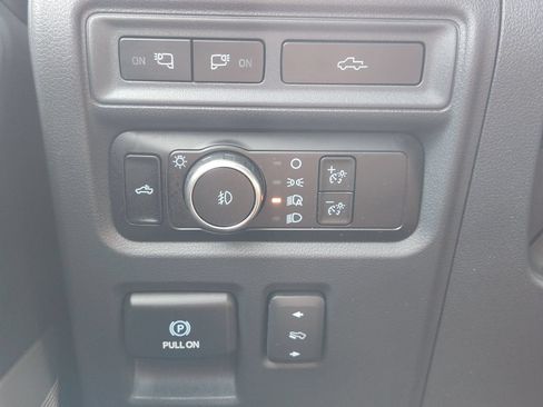Used 2023 Ford F150 Lariat w/ Trailer Tow Package AWD/4WD image 25