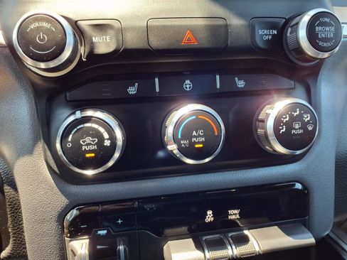 Used 2024 RAM 1500 Big Horn AWD/4WD image 9