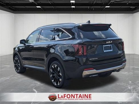 Used 2025 Kia Sorento X-Line EX AWD/4WD image 3