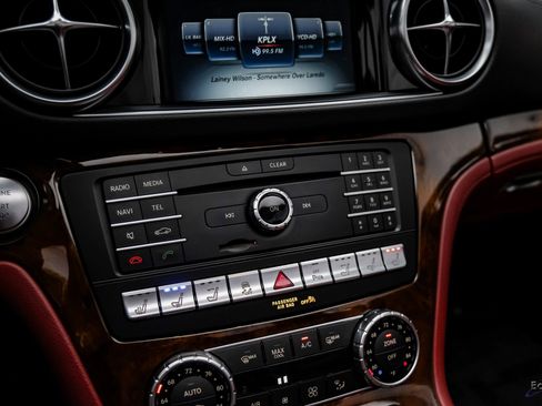 Used 2017 Mercedes-Benz SL 550 image 68