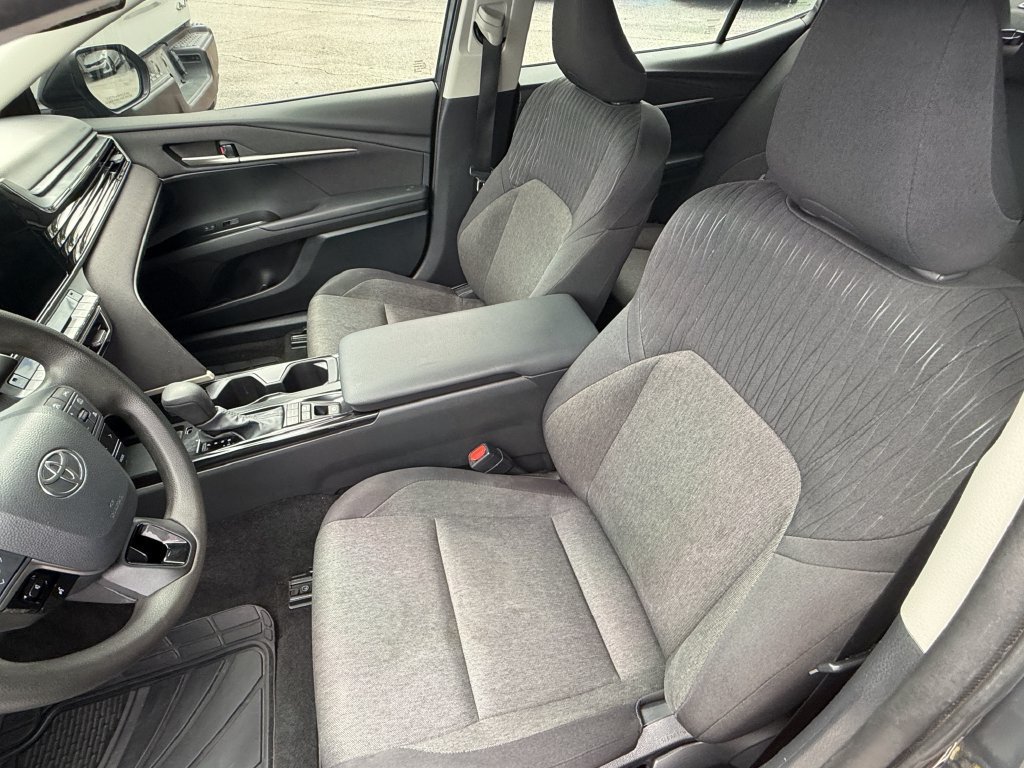 Used 2025 Toyota Camry LE FWD image 21