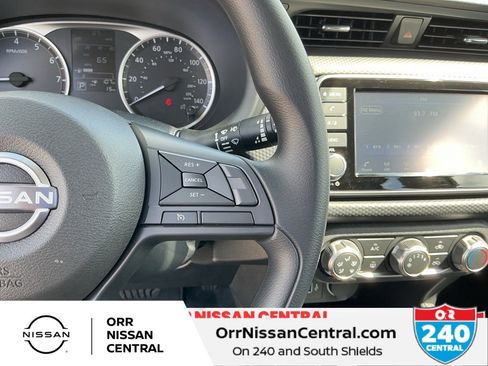 New 2025 Nissan Kicks Play S image 21