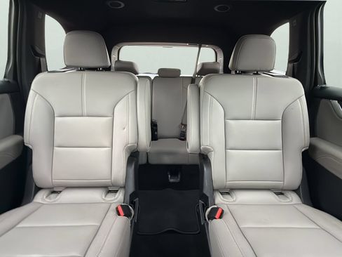 Used 2026 GMC Acadia Elevation w/ Elevation Premium Package FWD image 25