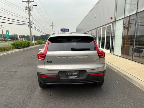 Certified 2025 Volvo XC40 B5 Plus AWD/4WD image 4