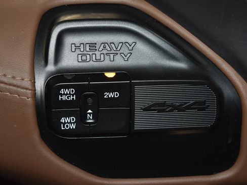 Used 2024 RAM 2500 Limited AWD/4WD image 18