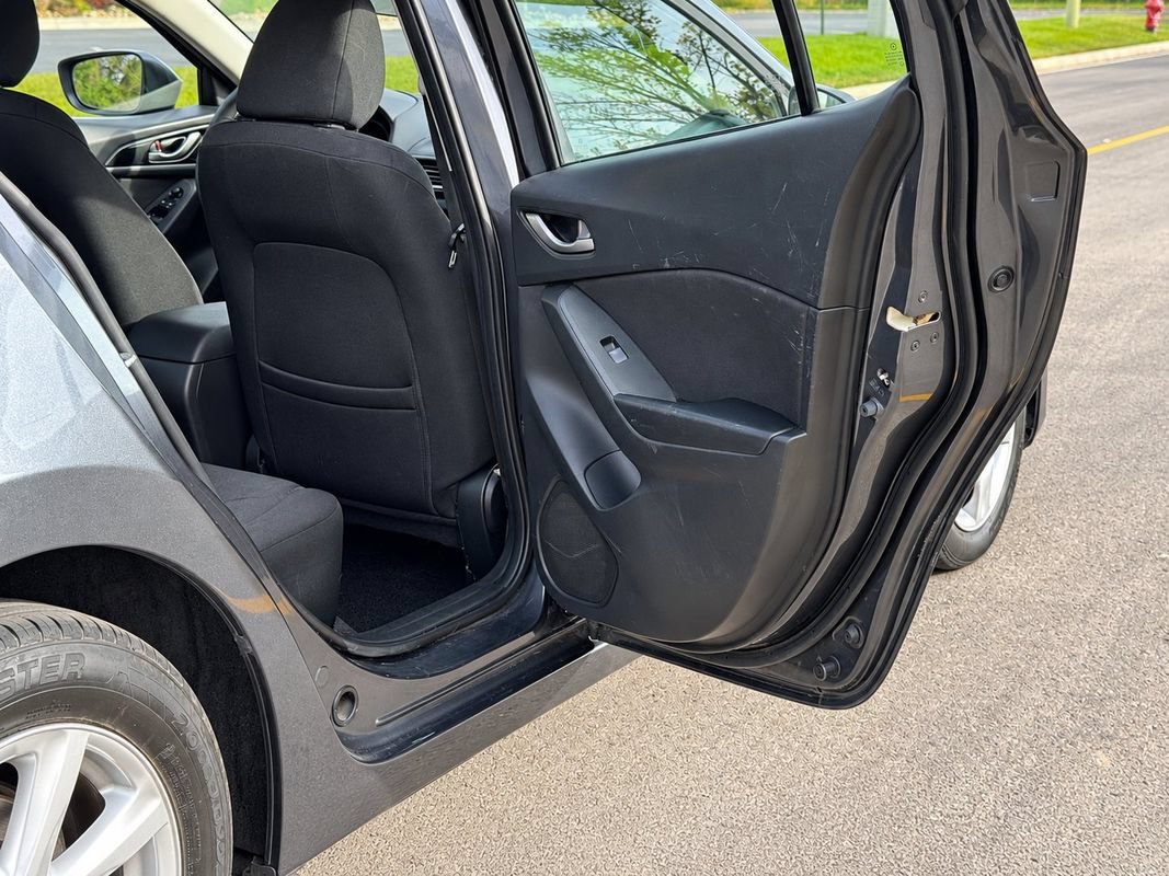 Used 2014 MAZDA MAZDA3 i Sport FWD image 18