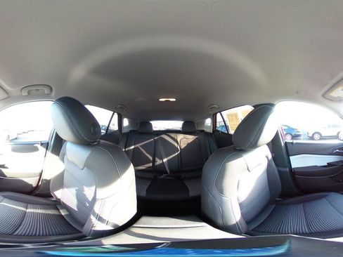 Used 2025 Chevrolet Trax LT image 41