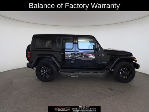 Used 2025 Jeep Wrangler Unlimited Sahara image 23