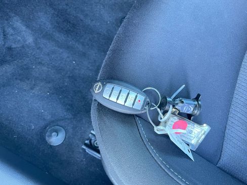 Used 2025 Nissan Altima 2.5 SV image 21