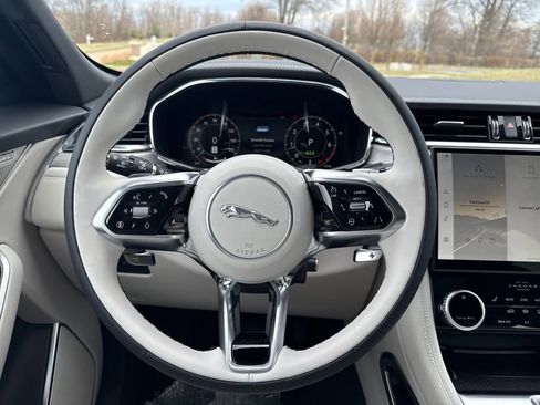 New 2026 Jaguar F-PACE R-Dynamic S image 20