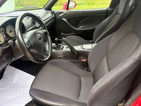 Used 2002 MAZDA MX-5 Miata RWD image 15