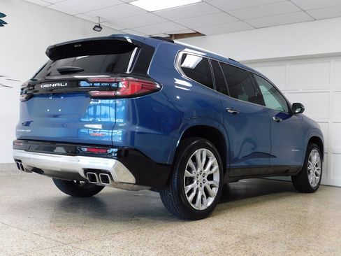 Used 2024 GMC Acadia Denali image 7