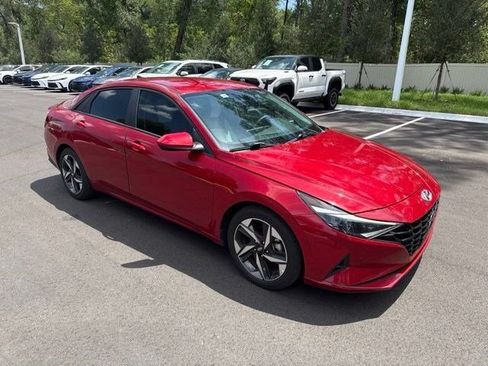 Used 2023 Hyundai Elantra SEL w/ Convenience Package FWD image 3
