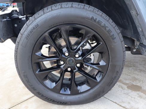 Used 2025 Jeep Wrangler Unlimited Sahara AWD/4WD image 26