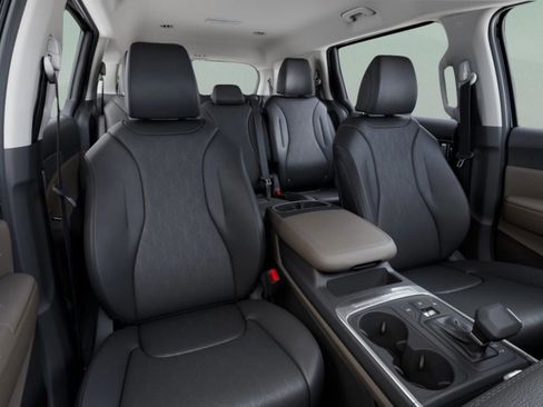 New 2026 Kia Carnival FWD image 15
