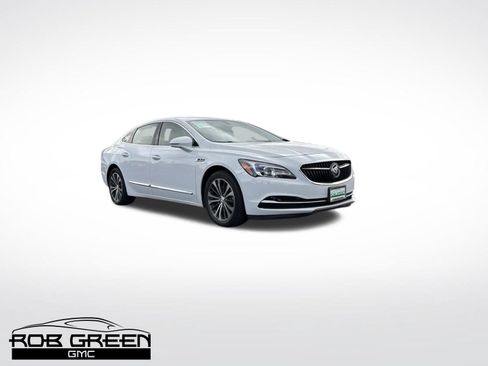 Used 2017 Buick LaCrosse Essence FWD image 1