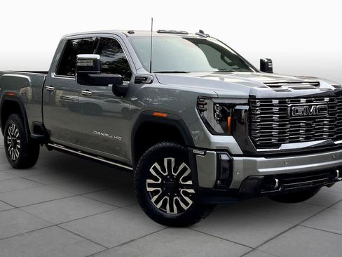 Used 2024 GMC Sierra 2500 Denali Ultimate AWD/4WD image 3