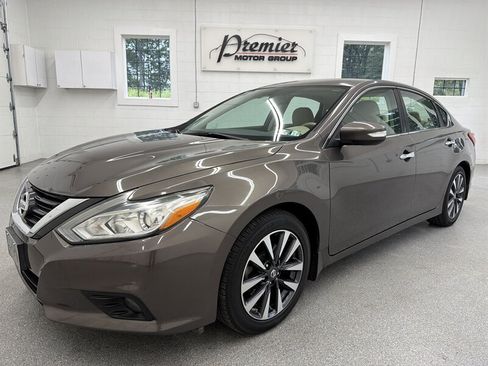 Used 2016 Nissan Altima 2.5 SV w/ Convenience Package FWD image 1