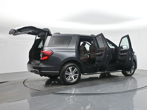 Used 2022 Ford Expedition Limited image 6
