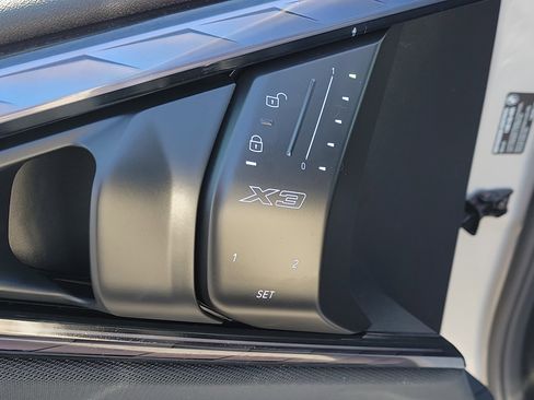 Used 2025 BMW X3 xDrive30i image 19
