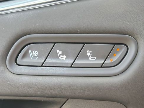 Used 2024 Cadillac Escalade Sport Platinum w/ LPO, ONYX Package image 32