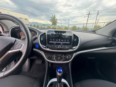 Used 2016 Chevrolet Volt LT FWD image 9