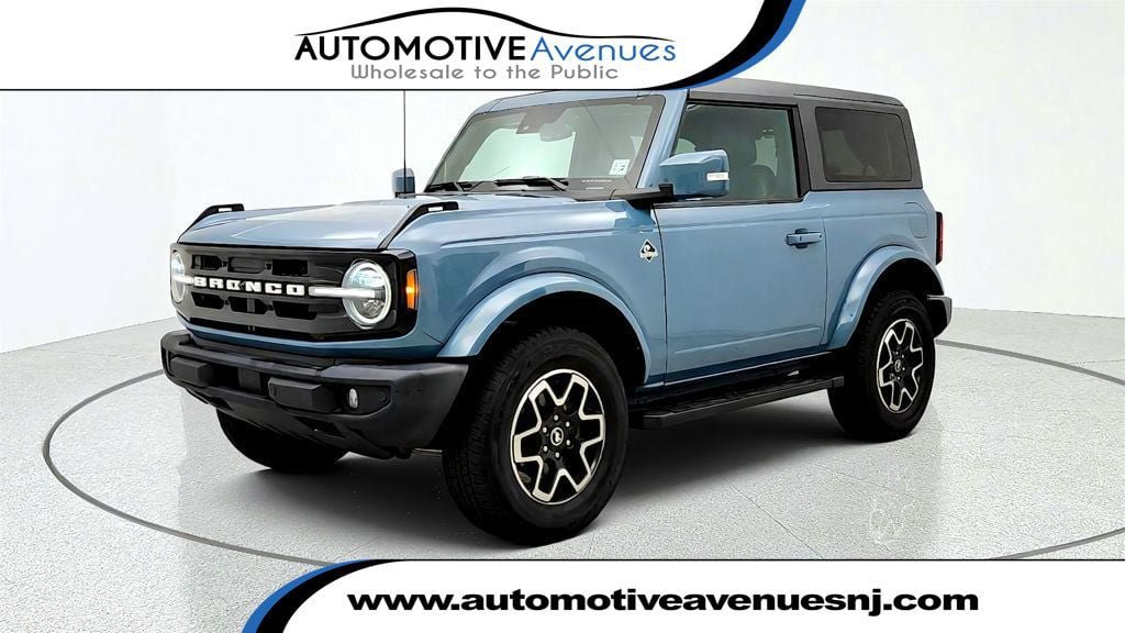 Used 2022 Ford Bronco Outer Banks AWD/4WD image 1