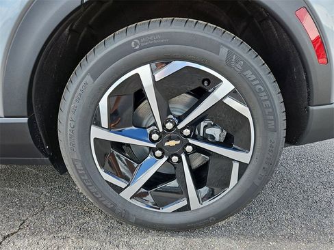 New 2026 Chevrolet Equinox EV LT image 32