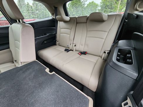 Used 2016 Honda Pilot Touring image 21